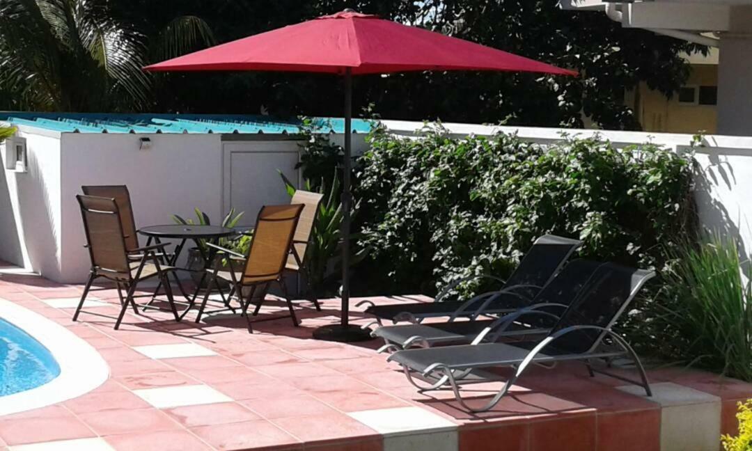Fayruz Villa Is A 3 Bedroom, 3 Bathroom Detached House With Ac And Swimming Pool 5 Minutes Walk From Flic En Flac Public Beach Flic en Flac Exterior foto