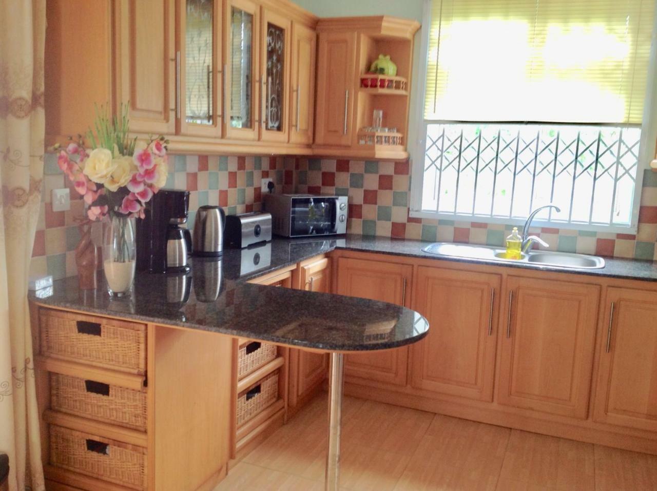 Fayruz Villa Is A 3 Bedroom, 3 Bathroom Detached House With Ac And Swimming Pool 5 Minutes Walk From Flic En Flac Public Beach Flic en Flac Exterior foto