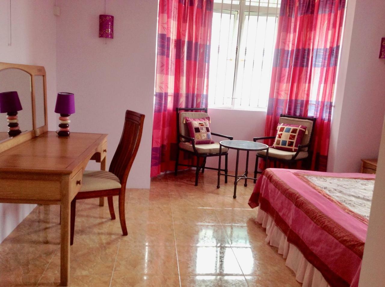 Fayruz Villa Is A 3 Bedroom, 3 Bathroom Detached House With Ac And Swimming Pool 5 Minutes Walk From Flic En Flac Public Beach Flic en Flac Exterior foto