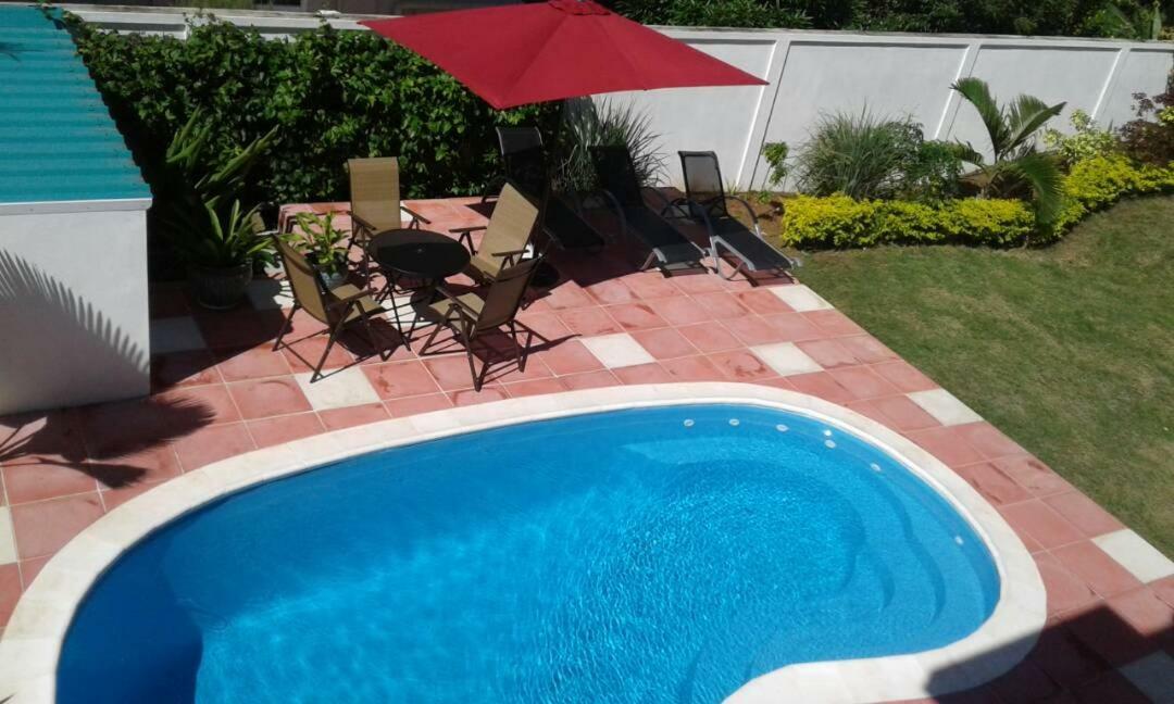 Fayruz Villa Is A 3 Bedroom, 3 Bathroom Detached House With Ac And Swimming Pool 5 Minutes Walk From Flic En Flac Public Beach Flic en Flac Exterior foto