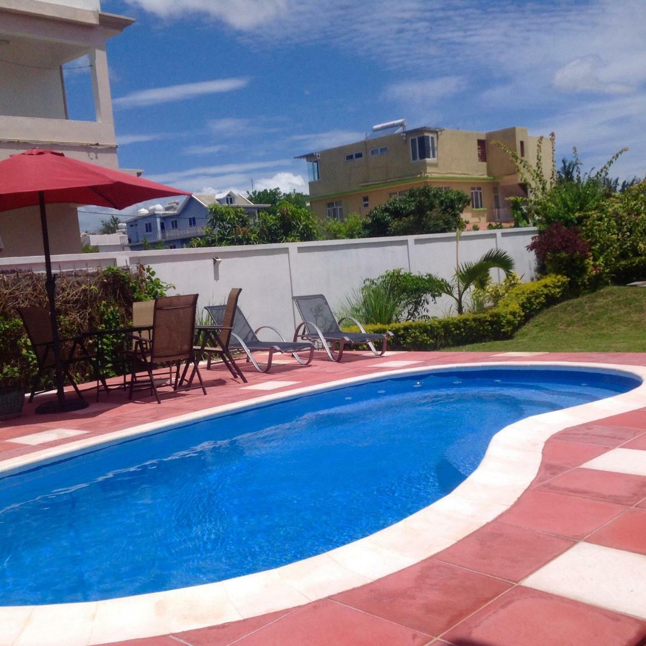 Fayruz Villa Is A 3 Bedroom, 3 Bathroom Detached House With Ac And Swimming Pool 5 Minutes Walk From Flic En Flac Public Beach Flic en Flac Exterior foto